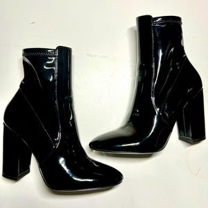ALDO BLACK BLOCK HEEL ANKLE BOOTS SIZE 7 FAUX PATENT LEATHER RETAIL $60